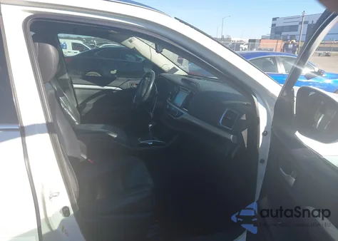 2015 Toyota Highlander Xle V6 from USA, damaged, VIN 5TDKKRFH9FS055962